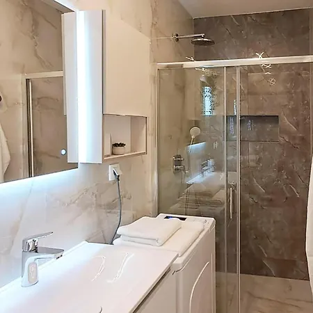 2 Bedroom Lovely In Apartment Stanici