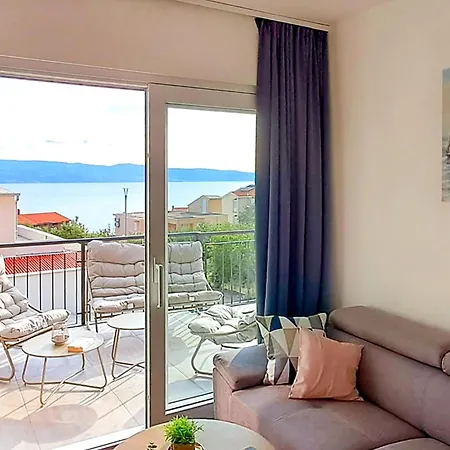 2 Bedroom Lovely In Apartment