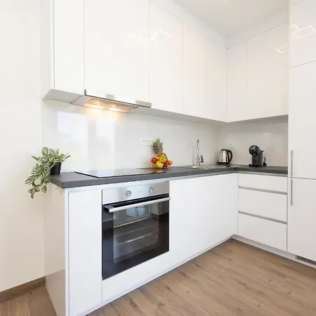 Appartement 2 Bedroom Lovely In *